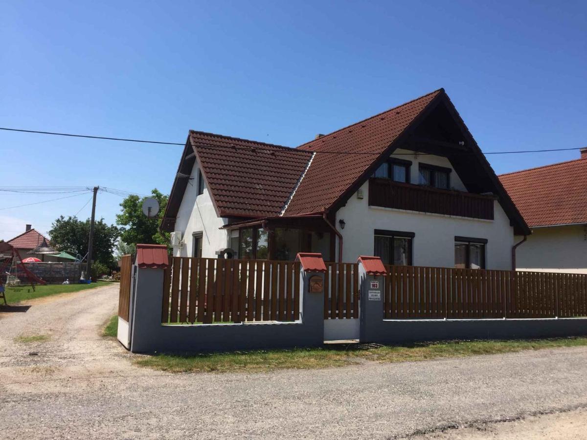 Jozseftelep House And Apartment Balatonmariafuerdo 19319 מראה חיצוני תמונה